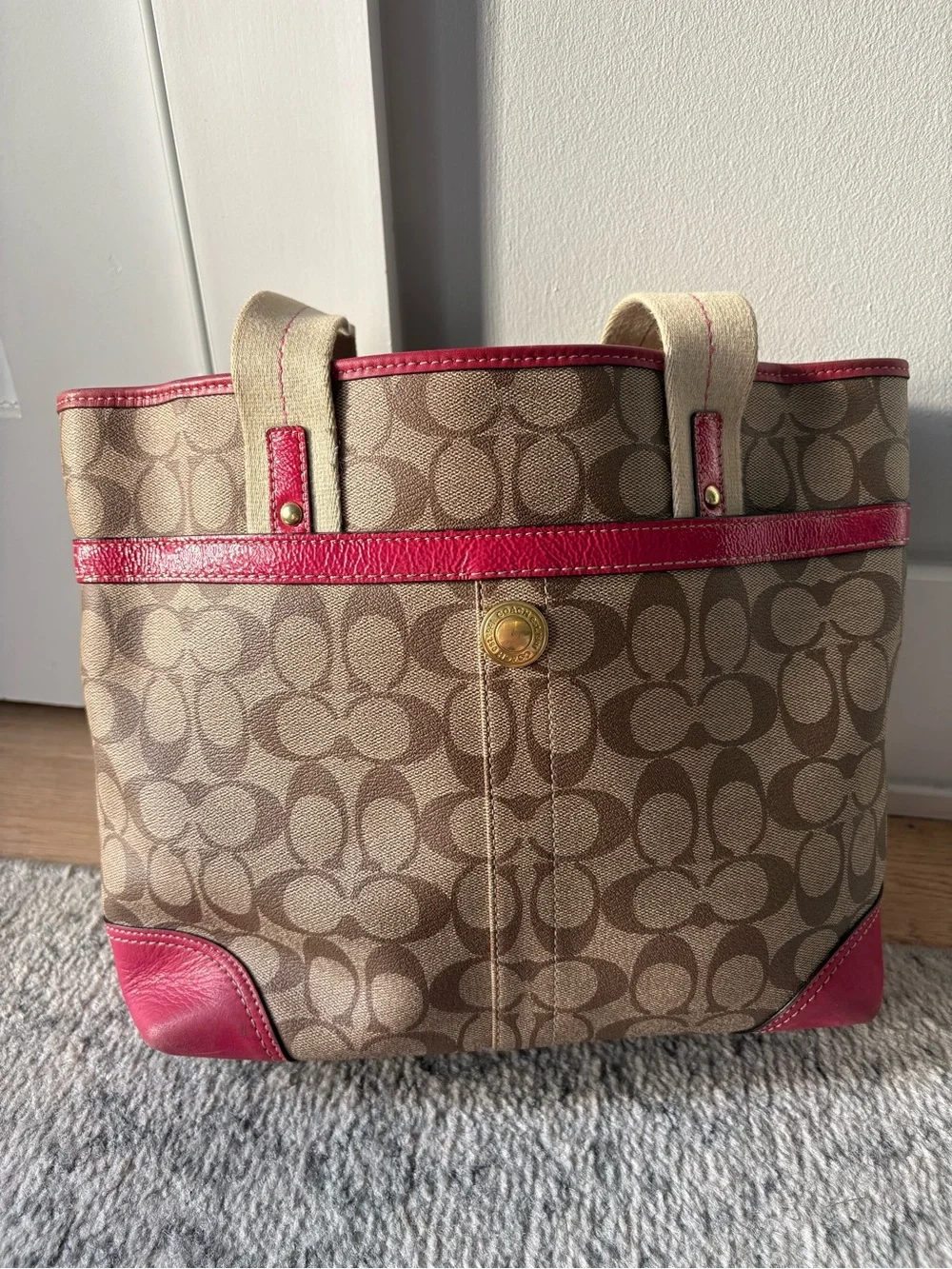 Coach Signature Leather Shoulder Bag in Pink, Light Pink and Brown